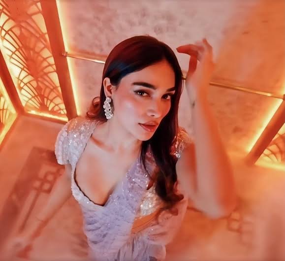 Roshini_20005's tweet photo. Sending heartfelt strength and support to Kaira.
Keep believing in better days ahead.
STAY STRONG KAIRA RAFS2 https://t.co/Zetv2OHYD7
