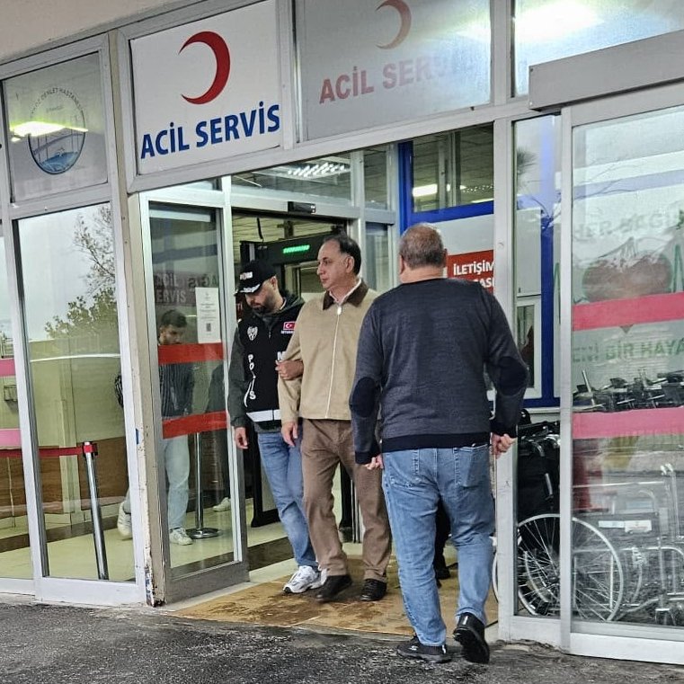 bosunatiklama's tweet photo. Hakem Ali Tuna:

▬ İşlerine yaramadığım için hakemlik hayatımı bitirmek istediler. 

▬ Sınavı geçemediğim açıklandı. Oysa ben sınavı geçtiğimden çok emindim. 

▬ Kağıdımı istedim, TFF bana gönderdi. Yazılanların bana ait olmadığını görünce suç duyurusunda bulundum.

▬ Türk futbolunda bir yapı var. Bazı maçlara istenen hakemler atandı. 

▬ Ben bu sisteme uymadığım için gelişmem, üst seviyelere çıkmam ve hakemliğe devam etmem bir şekilde engellendi. (HT Spor)