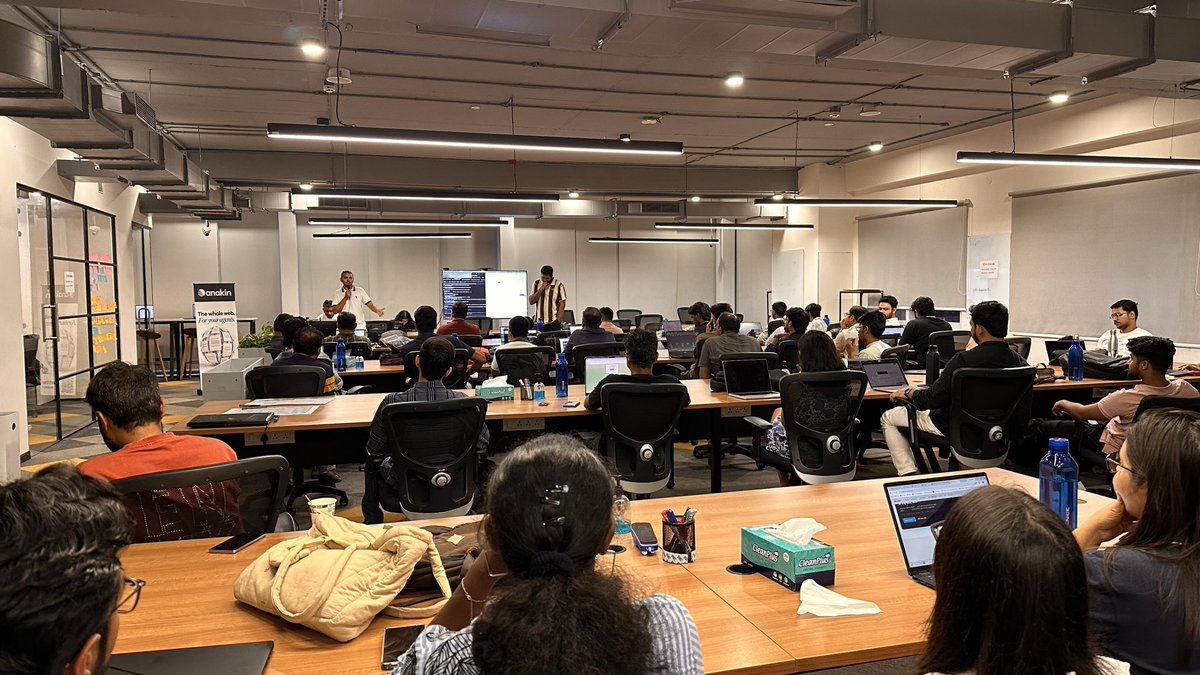 knowShubhangi's tweet photo. @QwenDevs First Bangalore meetup 🩵 https://t.co/iQl93Coe3W