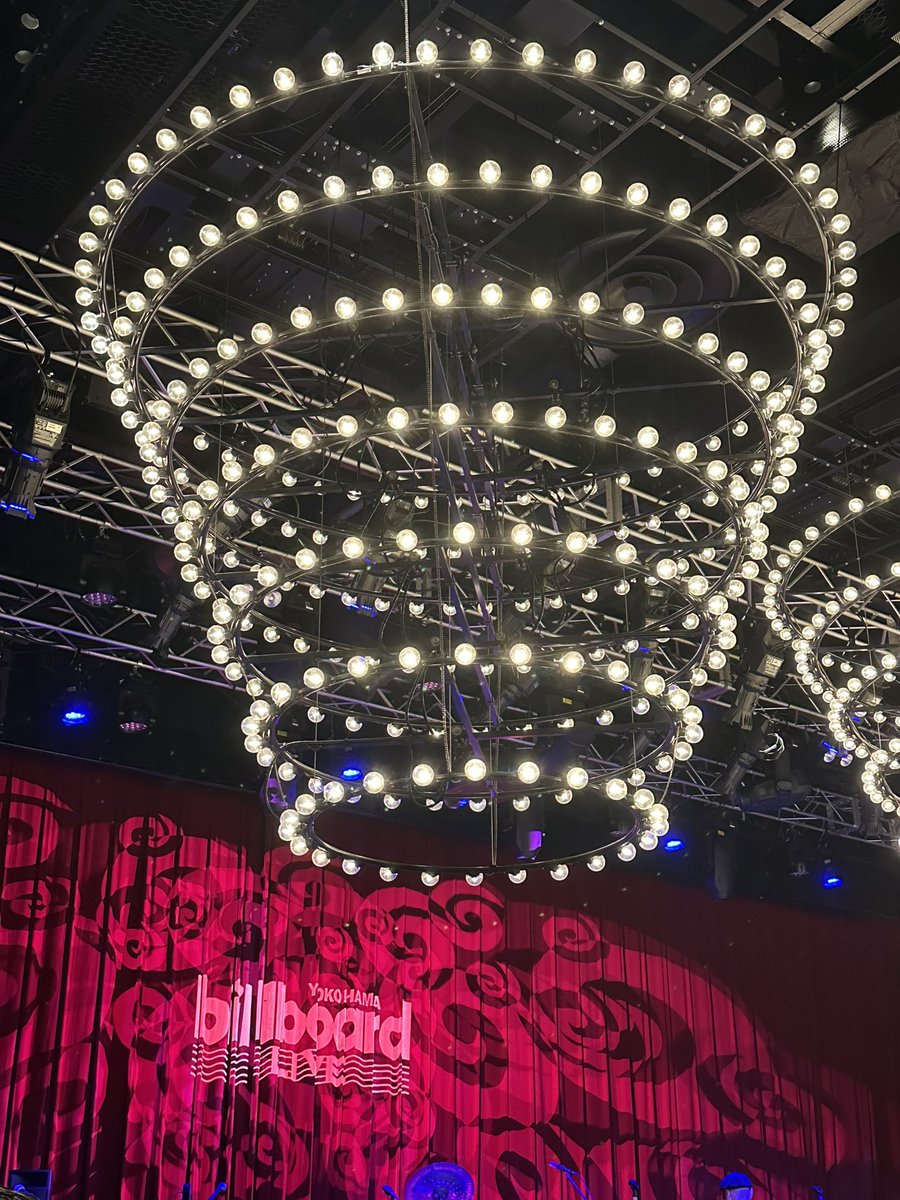 TubeAyu's tweet photo. #Billboard横浜
 #生沢佑一

今月中にやらないといけないことが山ほど😱（もう、明日しかない💦）
どうしても春さんに会いたくて、午後休もらってこちらへ🚄💨

アンコールでかっくん登場😊
ハイタッチも😍
明日からまた頑張れる😭

生沢さんも超絶かっこよかった✨ https://t.co/pY0caxoBvX