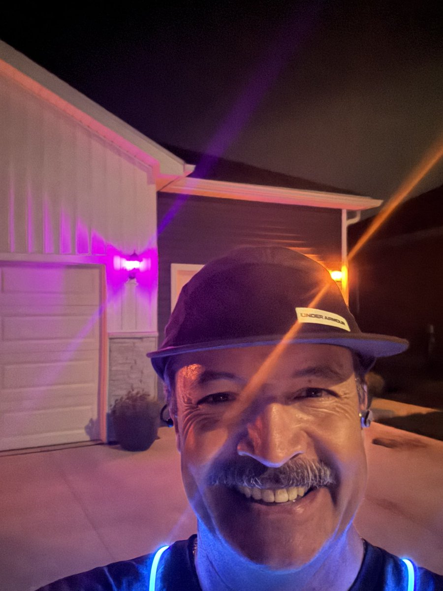 Leftylovato's tweet photo. Last week recap. Wednesday night  quick 5k in my Blues. Saturday morning 75 min run in my Ekidens. Sunday morning 65 min run in my blues.
“Gotta get down to it, soldiers are cutting us down.”
-Neil Young https://t.co/obA89nXgIY