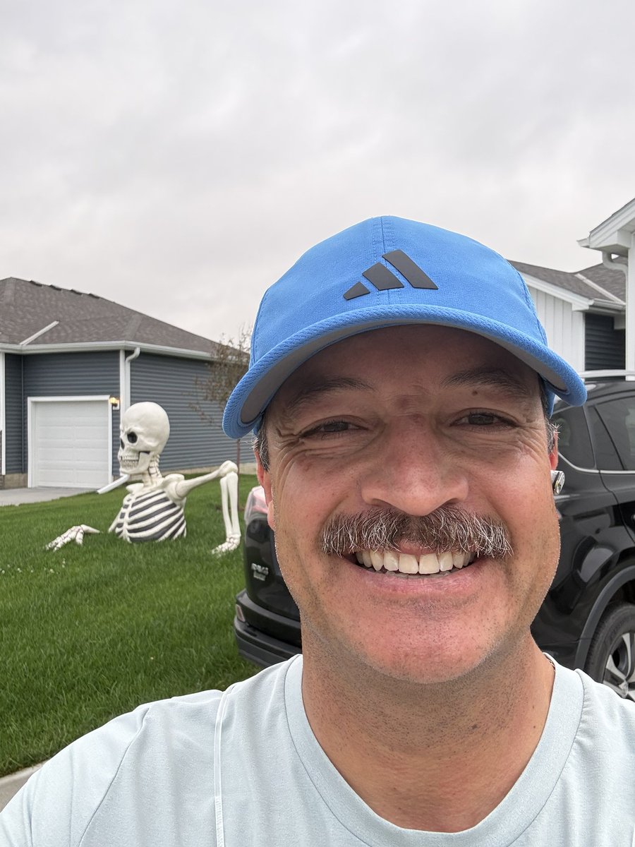 Leftylovato's tweet photo. Last week recap. Wednesday night  quick 5k in my Blues. Saturday morning 75 min run in my Ekidens. Sunday morning 65 min run in my blues.
“Gotta get down to it, soldiers are cutting us down.”
-Neil Young https://t.co/obA89nXgIY