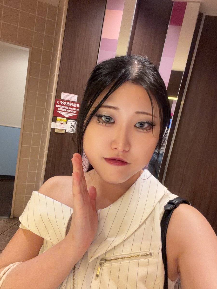 future_tk3's tweet photo. 自撮り注意
酔狂さんのメイクを参考にしてるオタクです https://t.co/BGbs0kATJD
