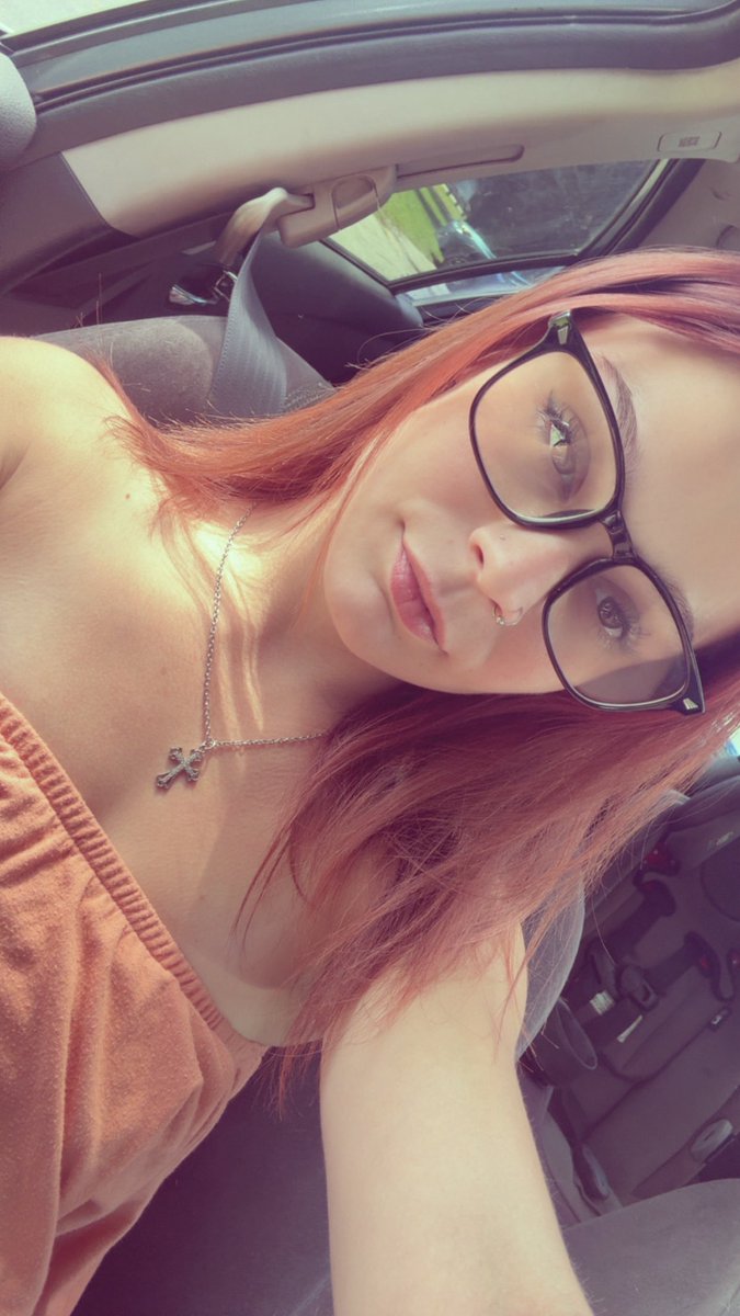 nsfw_brittany's tweet photo. 🦋new intro for #nsfw 🦋
not new to #nsfwtwt
23yrs old/ 5ft 95lbs
she/her
bisexual 🫶🏻
hard/soft kinks <3
be my baby &amp; follow me😅
i sell🤷‍♀️
daily posts🤩🤩

rt if you'd like to be #moots 
+ dick pics always welcome 😛 https://t.co/x2MX5ciobq