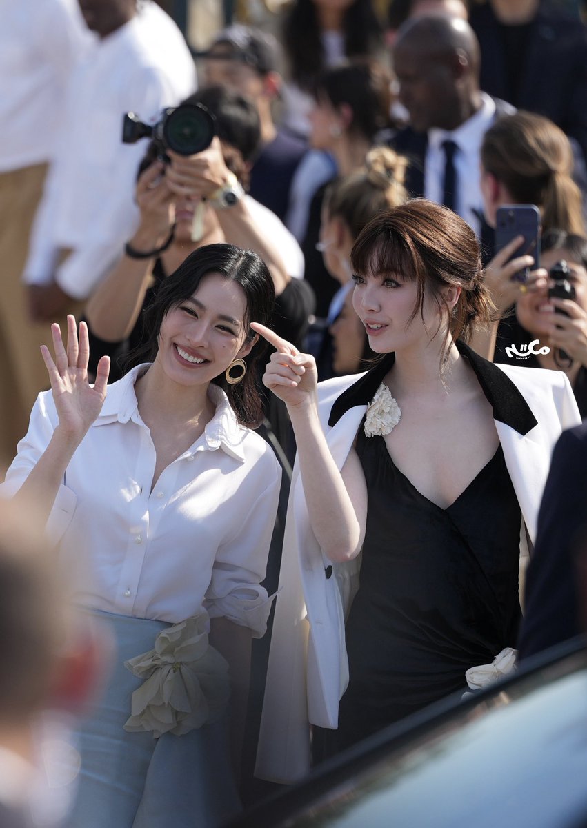 niconixxo's tweet photo. หลิงออมเหมือนสิ่งนั้นมากกก

LINGORM BA DIOR AT PFW
#DiorSummer27xLingOrm https://t.co/Nl4xIPwyHP