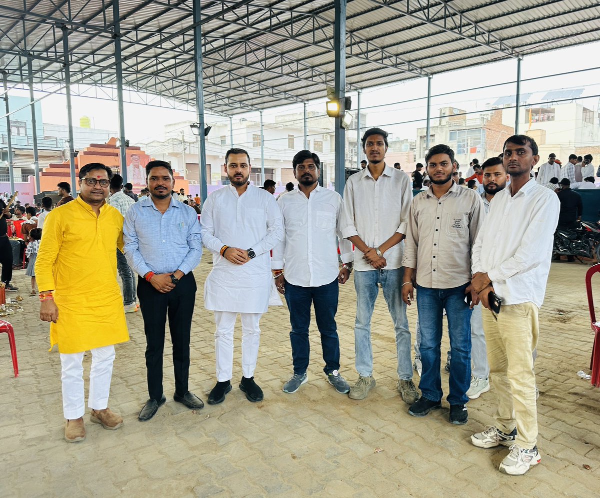 premendraguddu's tweet photo. खैर नगर पालिका परिषद चेयरमैन श्री संजय शर्मा जी के फूफाजी स्व. श्री वेदप्रकाश भारद्वाज जी के त्रयोदशी संस्कार में सम्मिलित हुआ। https://t.co/FEXCr4468l