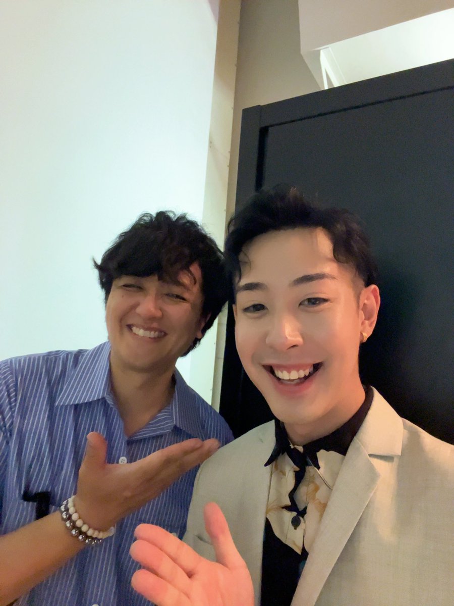 ericfukusaki's tweet photo. 高崎「ひまわりまつり」🌻
来てくださった皆さん、ありがとうございました！

そして、アルマカミニイトで一緒に歌っていた宗彦君と13年ぶりの共演🎤✨

一緒に歌い始めた瞬間、不思議なくらいあの頃の感覚が戻ってきました。

また再会できたことに感謝☺️
宗ちゃん、ありがとう！また一緒に歌おう！ https://t.co/xXQuYqYReS