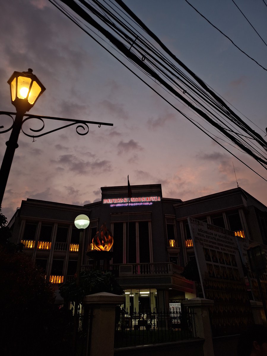 GMegote's tweet photo. kay ganda mong pagmasdan, aming pamantasan :) https://t.co/ljgRPIOLhS