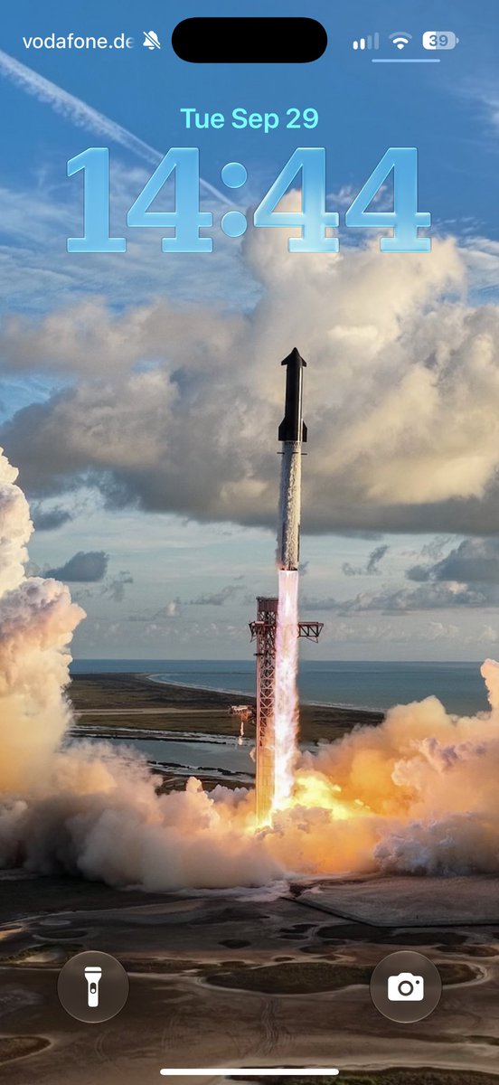 shmu's tweet photo. My new lock screen 🚀 $SPCX https://t.co/9QPRiOaum2