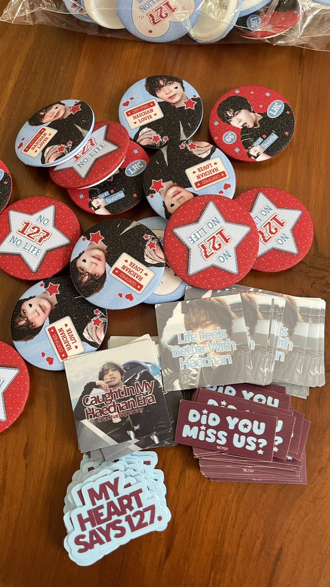 mahaesunkist's tweet photo. ♥️ freebies the redline in jakarta ♥️
by @mahaesunkist 

✿ 3 oct 2026
✿ Indonesia Arena, jkt
✿ limited quantity! 
✿ say hi 👋🏻 :P 

c u guys! 💭 https://t.co/CtYs2MUbc6