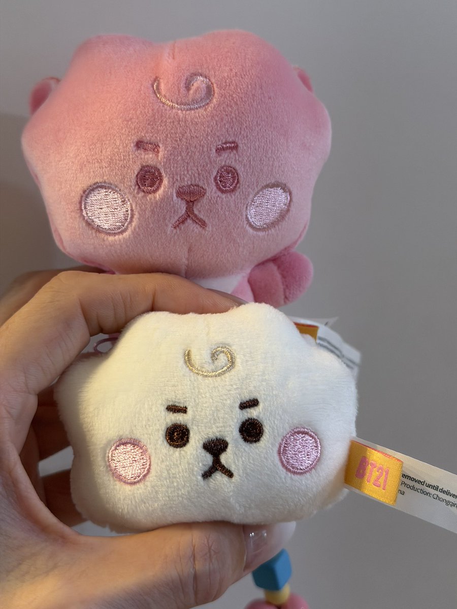 mipoccyo's tweet photo. 可愛いぷんすこが2人😠😠
いや3人😠😠😠

やっぱ→の子が一番ぷんすこしてて一番可愛いわ〜☺️☺️☺️😂😂😂
#방탄소년단진 #JIN #진 https://t.co/3Aa2HnNhXu