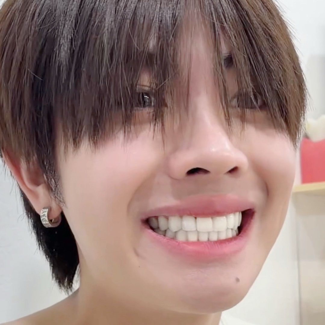 hanakimjii's tweet photo. ไหนคนเก่งยิ้มให้ลุงหมอดูฟันน้ำนมหน่อยครับ * 🦷 * https://t.co/rriYCLcOWz
