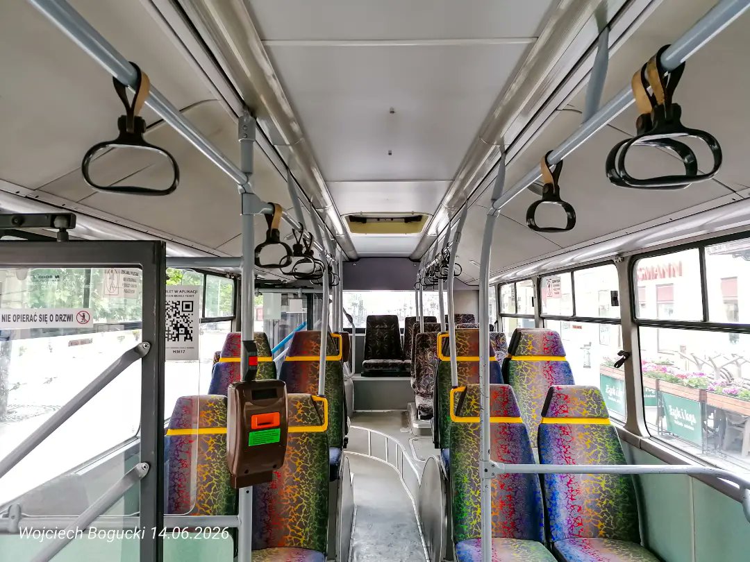elliegonzalezie's tweet photo. Turk on Piotrkowska

Ex: 036 MPK Gniezno

Another look at the Mercedes O345C, operated by Pirosa for a year. Remnants of a “PSB Mrówka” advertisement remain on the rear. Photos 3–6 show its interior with different seats from its original service. https://t.co/Lc7kRN3oxf