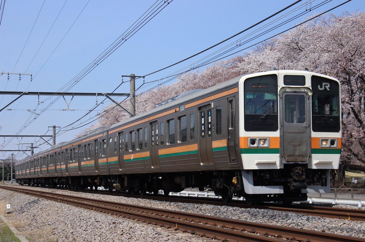 pranzare_row's tweet photo. 懐かしい電車ですね✨ https://t.co/t7D6ghURT1