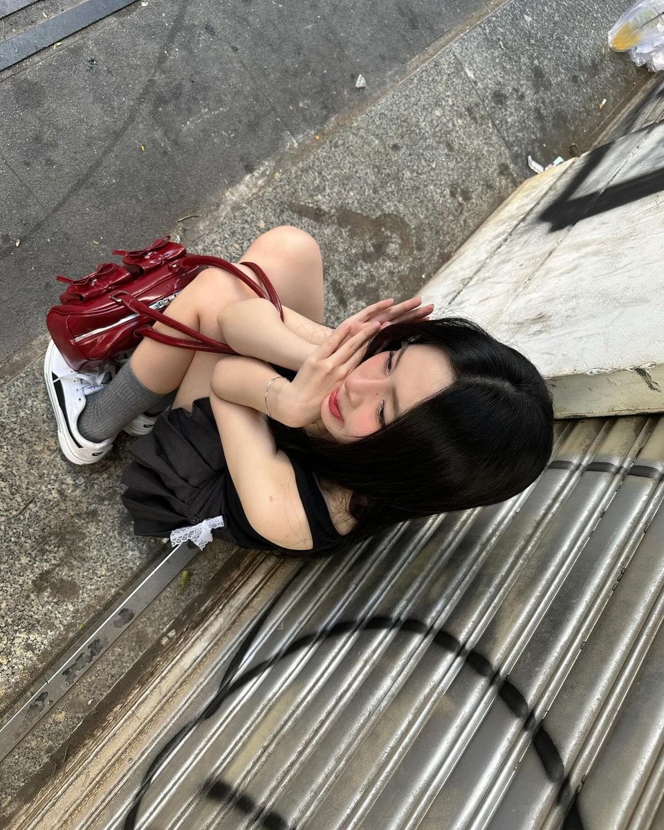 tturttu's tweet photo. 朝起きる瞬間の『あと5分だけ…』の魔力は異常だと思う。ふとそんなことを考えた。 🌙
FdAdO https://t.co/dJSF2rBRou