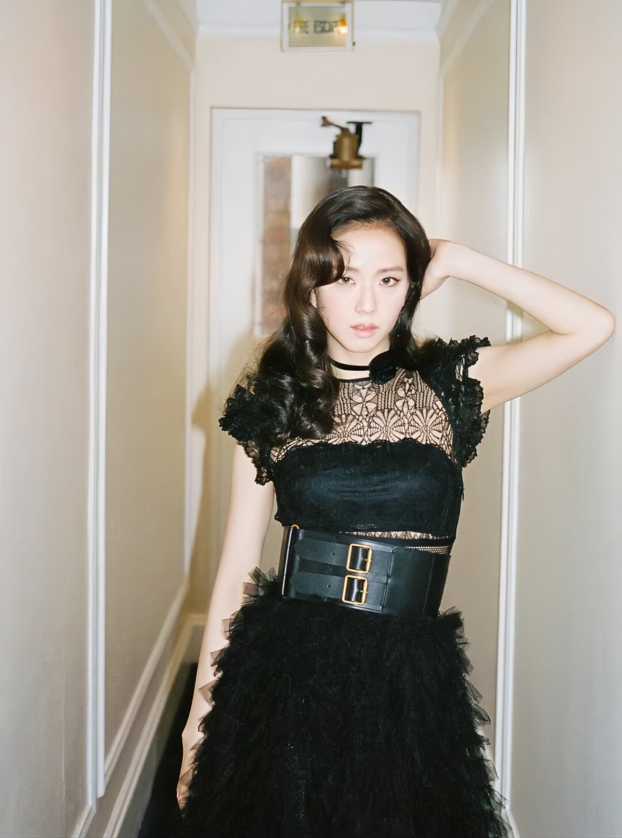 jisoo103forever's tweet photo. The stunning chemistry between Jisoo and Dior lights up the whole Paris show

HUMAM DIOR JISOO AT PFW
#JISOOxDiorSummer27 https://t.co/h4MSxLG8I5