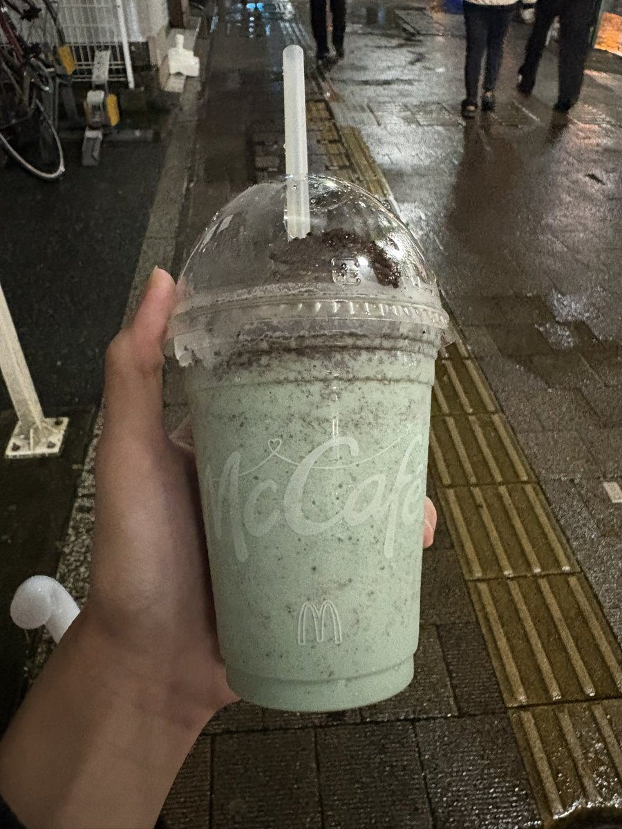 SB8498527's tweet photo. バおわー
チョコミント飲まないと生きてけない体だよ https://t.co/DvEPzbDNVT