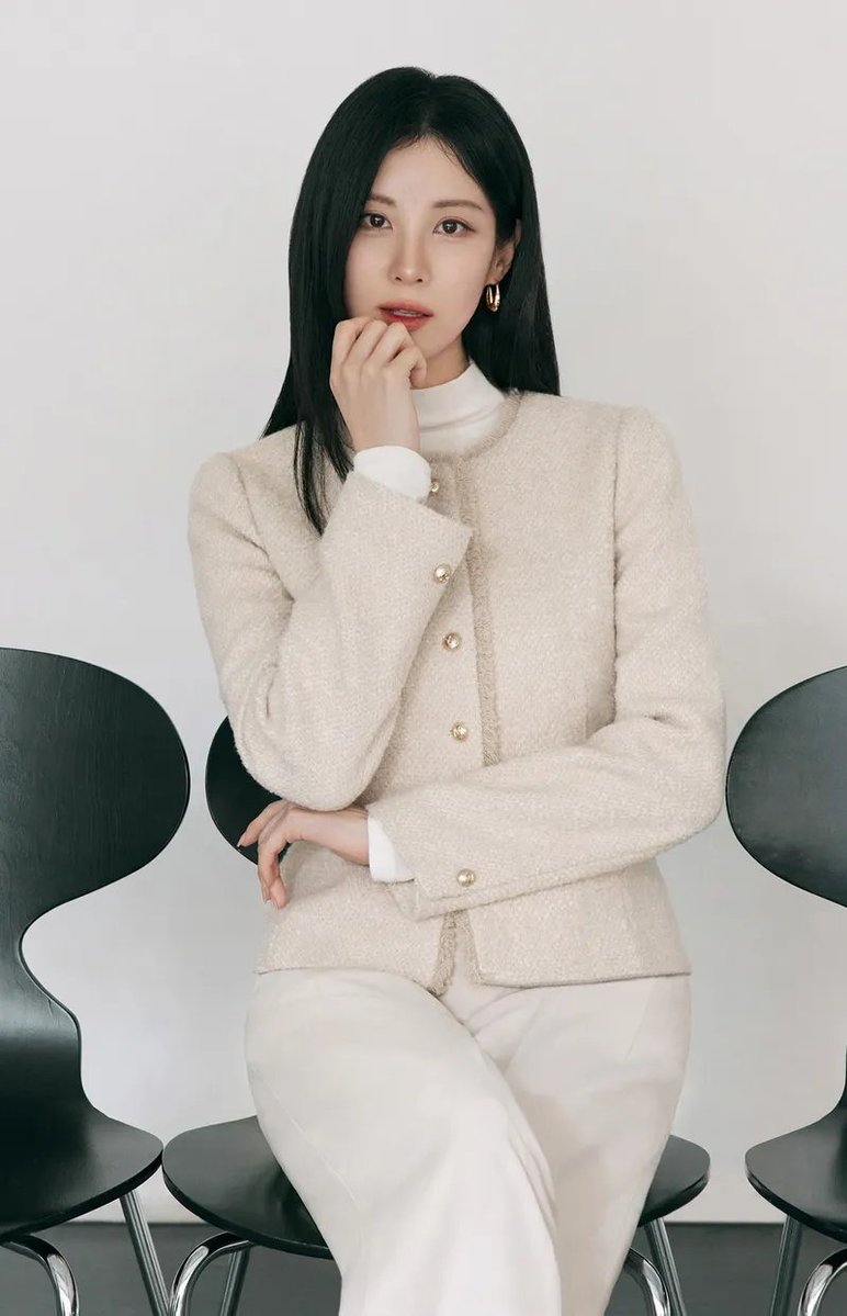 niccha000's tweet photo. Muse Seohyun x Bylynn Shop https://t.co/SlR16Qd2Sy