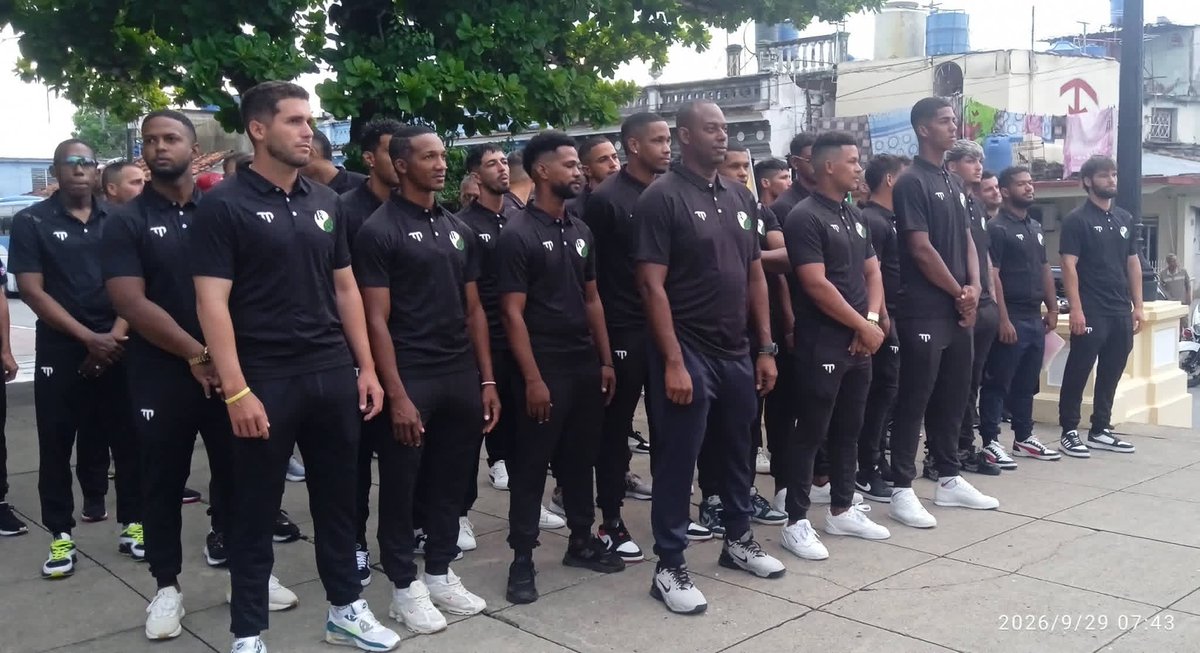 RachelAlva2330's tweet photo. Abanderamiento del equipo Vegueros de Pinar del Río que representará a la provincia en la venidera 65 Serie Nacional de Beisbol.
#PinardelRio
#Cuba https://t.co/2sanwRAXNS