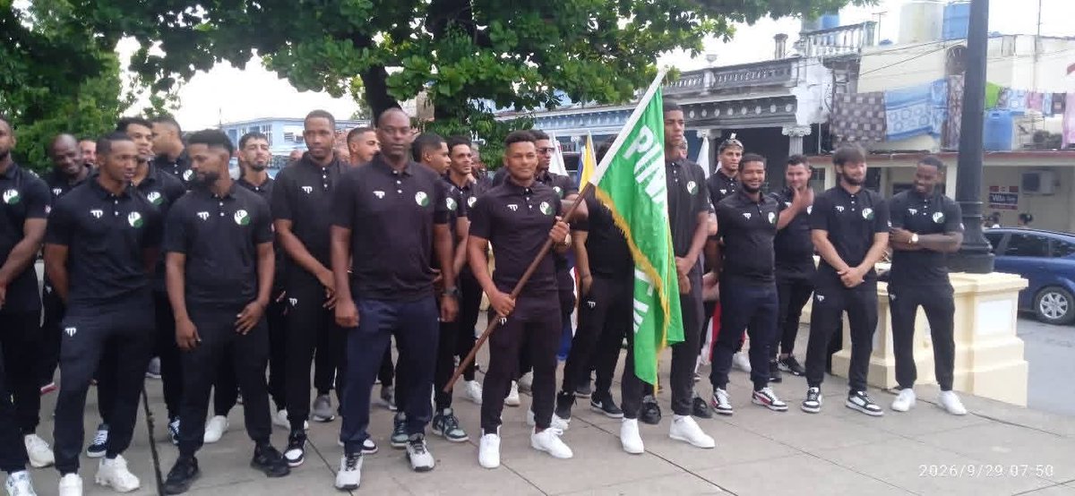 RachelAlva2330's tweet photo. Abanderamiento del equipo Vegueros de Pinar del Río que representará a la provincia en la venidera 65 Serie Nacional de Beisbol.
#PinardelRio
#Cuba https://t.co/2sanwRAXNS