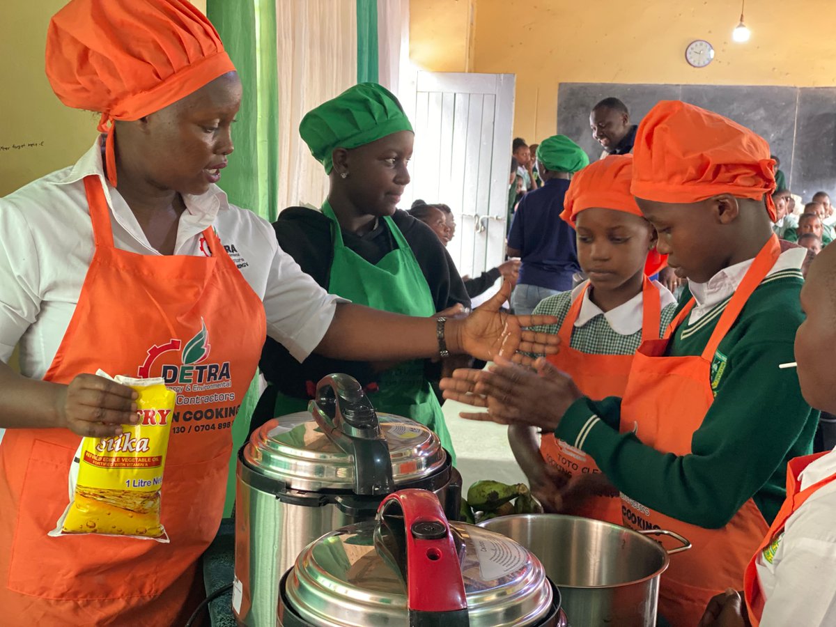 DetraEnergy's tweet photo. ⚡ EPC stations live: Beef 🥩 Rice 🍚 Cow Trotters 🍲, all champion-cooked, all hands-on. #ToToChallenge

@NREP_Uganda @UNEP @ICLEIAfrica @unacc_ug @teensuganda @UECCC1 @unacc_ug @Env_Alert @CERAIUg @CCUMEMD https://t.co/ZkkW2atp5n