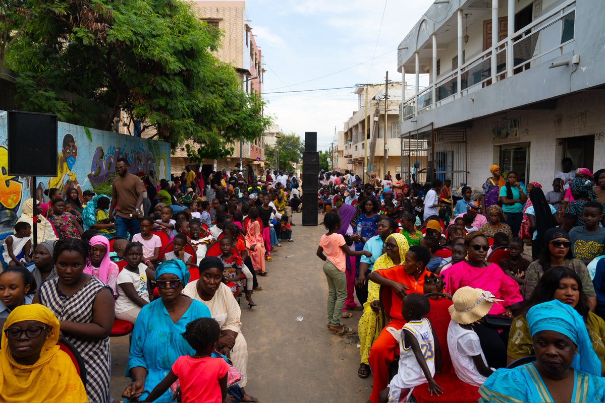 Malawpikine123's tweet photo. 2eme  édition de don kits scolaires.Dans une ambiance solennelle et empreinte de joie, nous avons l’honneur de procéder à la distribution de kits scolaires aux élèves, en présence des hautes autorités Maire de commune pikine ouest Déléguée quartier Lutteur artiste . https://t.co/ASJDeXEp4T