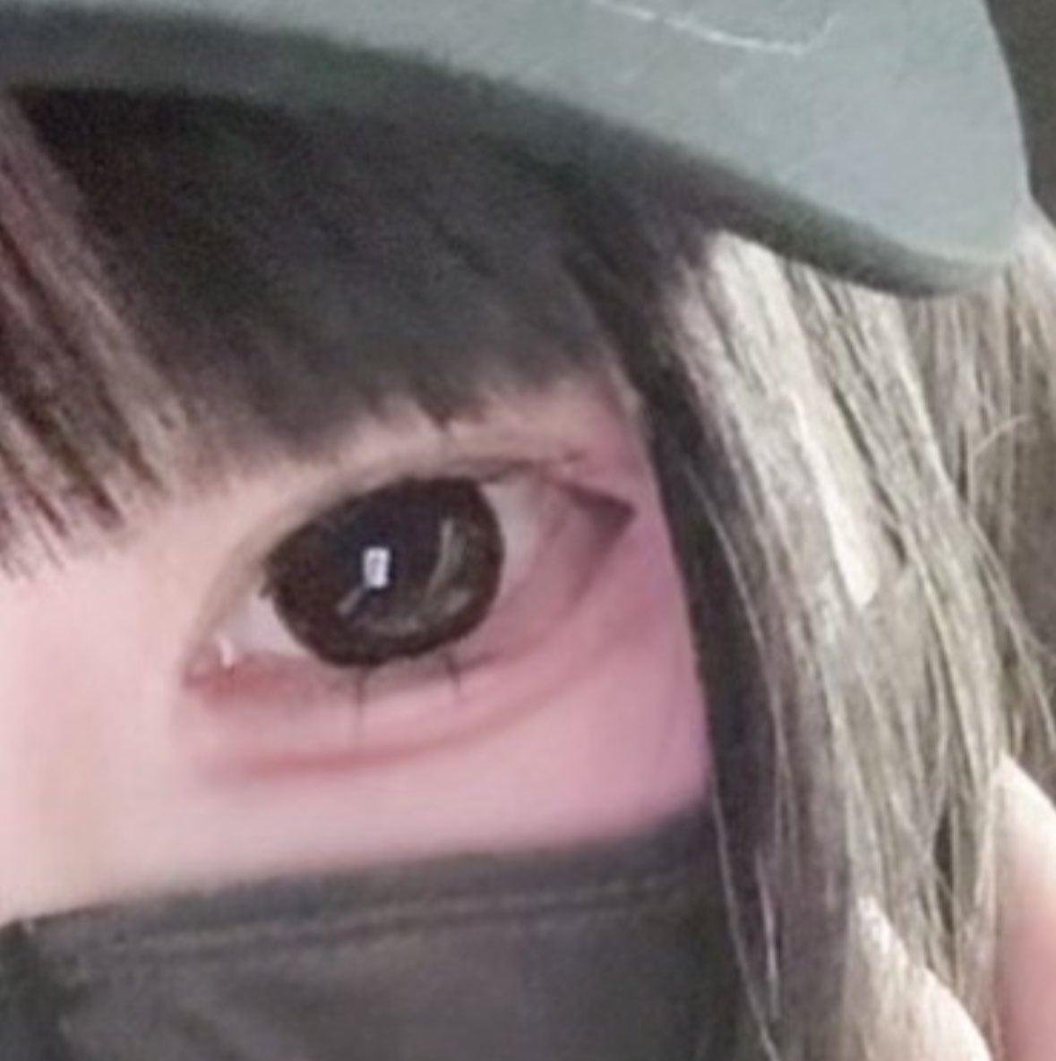 nloy2_'s tweet photo. 去年の夏頃は綺麗な末広だったのに右は最近なんだけど幅狭い末広😭
顔だけ太ったらこうなるとかあるの•̥⩊•̥？ https://t.co/cbIHsQca1J