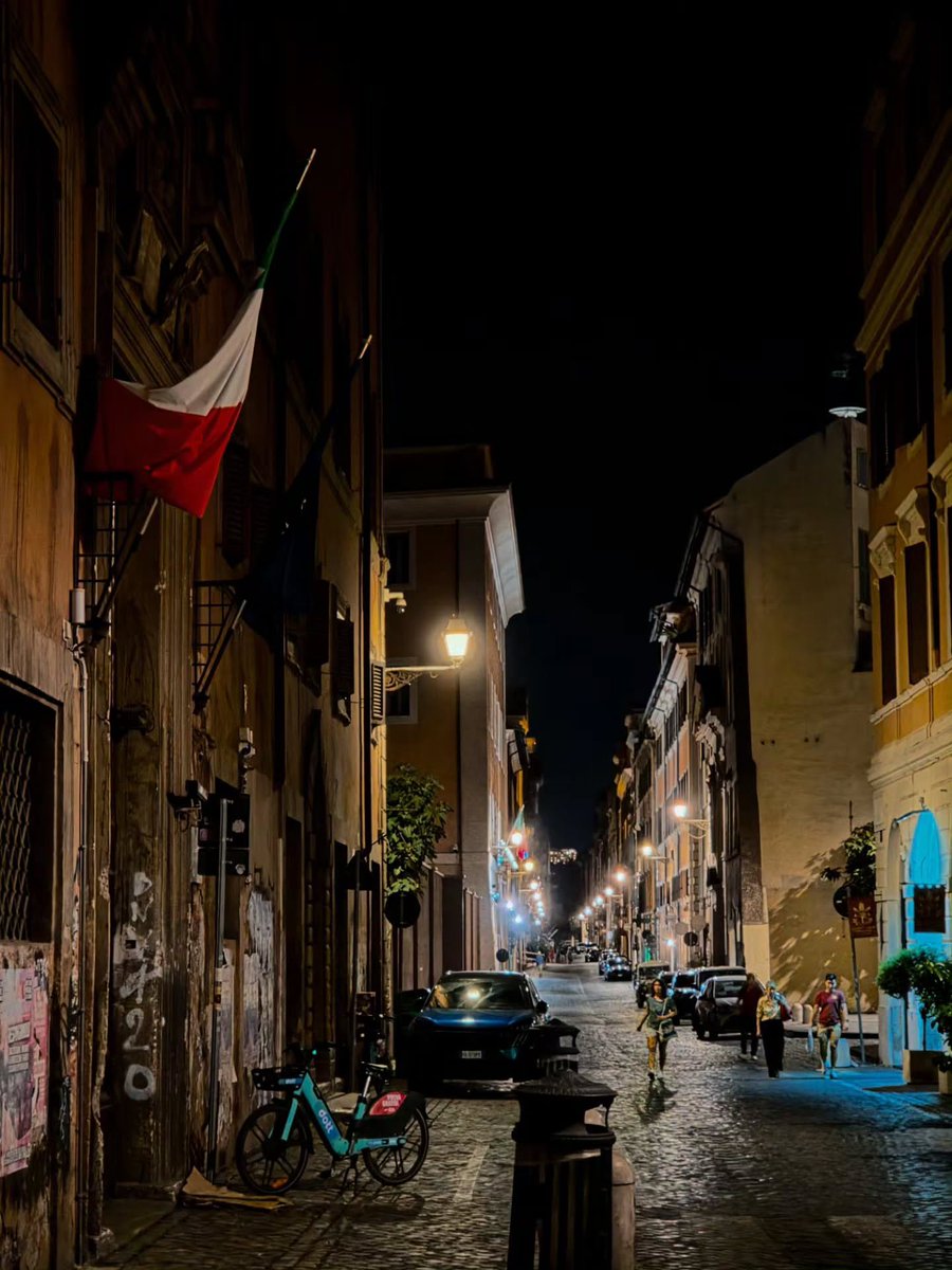 doublepjourney_'s tweet photo. paved cobblestone nights 🧱

📸 IG : @phuwintang

#PondPhuwin2ndFMinRome
#phuwintang https://t.co/Lpuk0h86HP