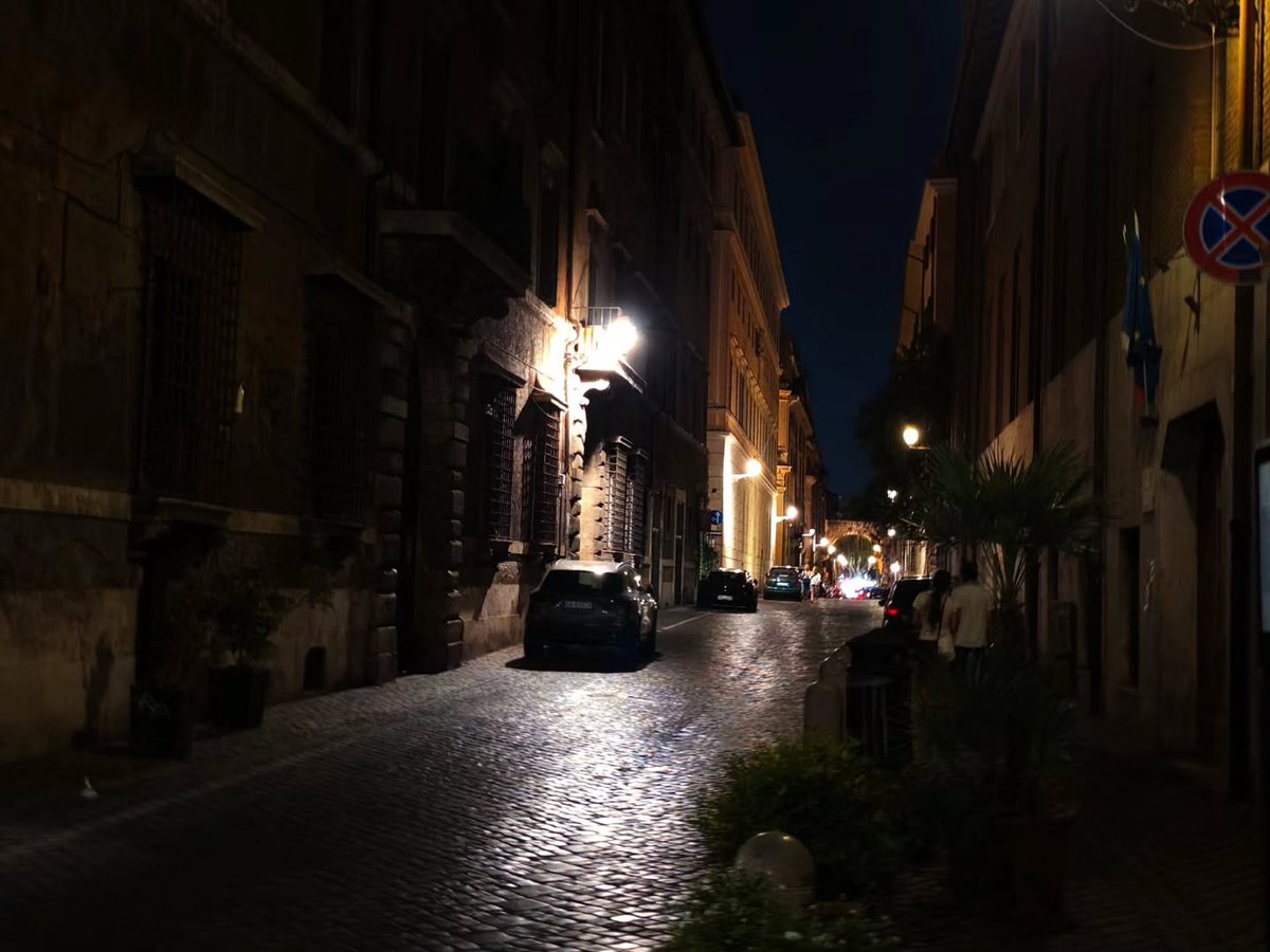 doublepjourney_'s tweet photo. paved cobblestone nights 🧱

📸 IG : @phuwintang

#PondPhuwin2ndFMinRome
#phuwintang https://t.co/Lpuk0h86HP