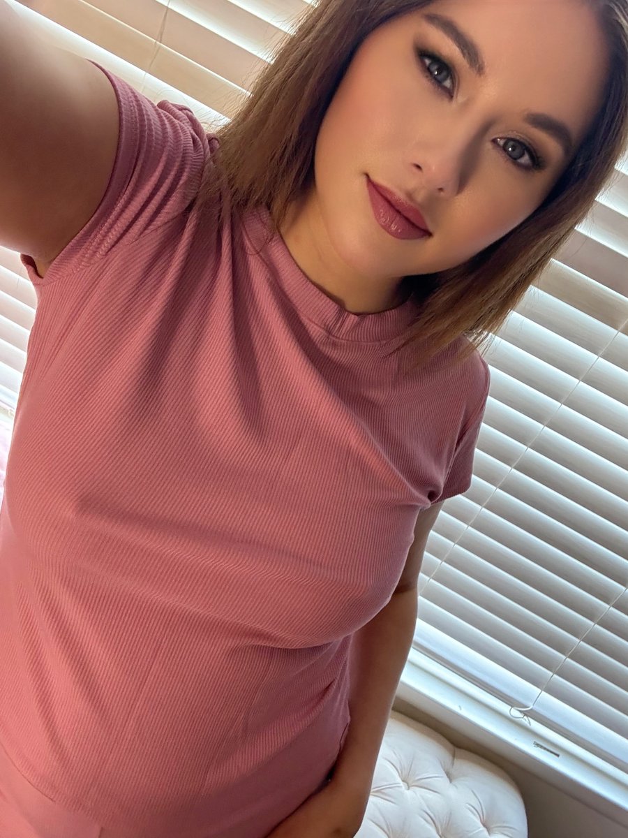 ShylaJenningsxx's tweet photo. Am I cute? https://t.co/yNCRuqW1aM