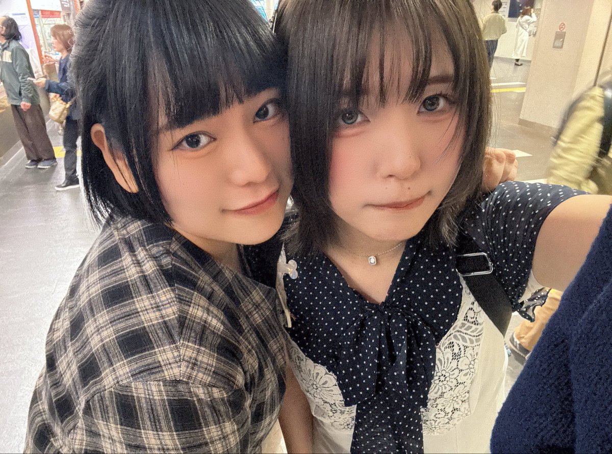 Rosenband22's tweet photo. 結成前の、わたしたち🐰🥚 https://t.co/YNSC2iVASW