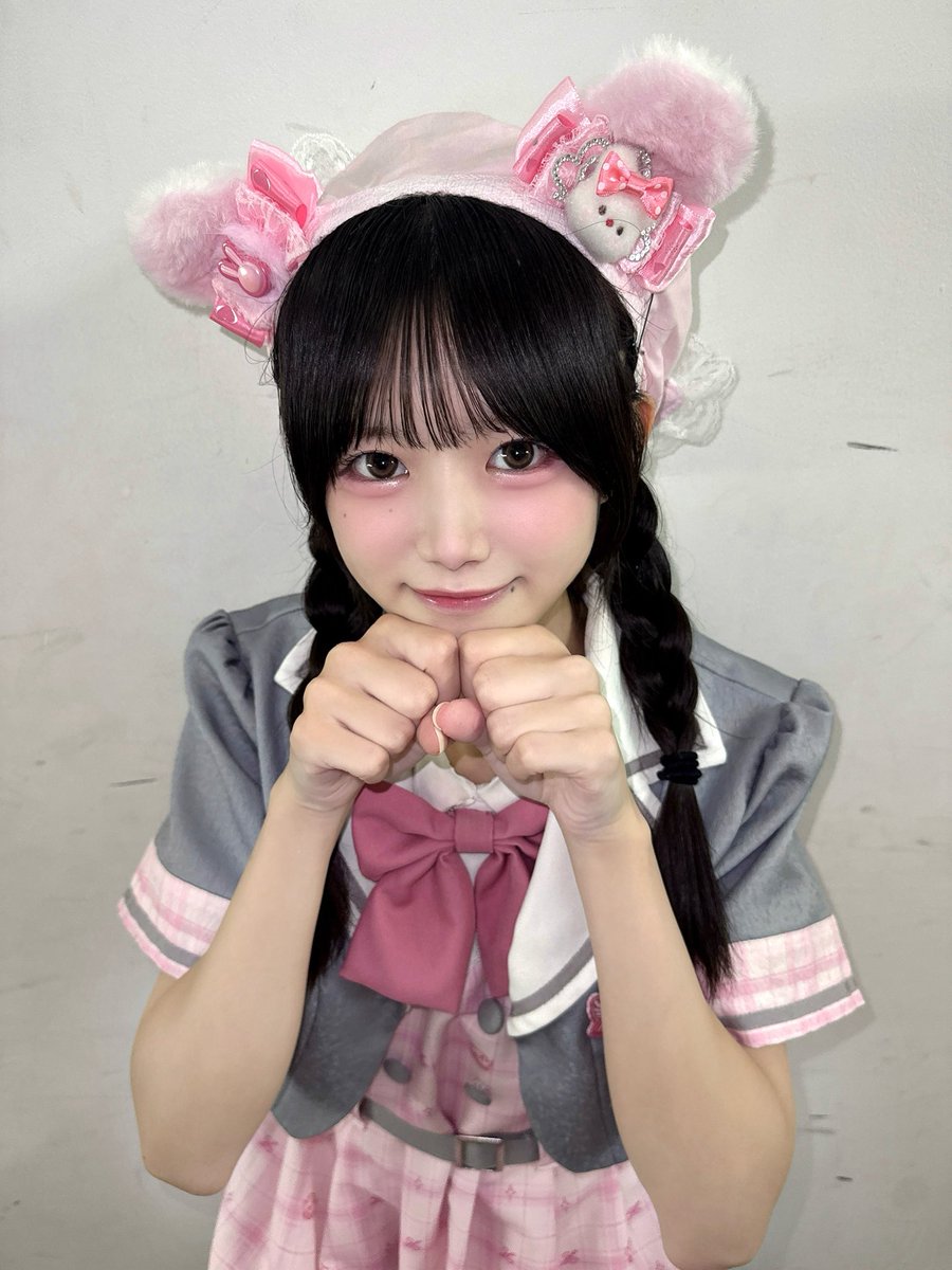 PHOENIX_GOLD_1's tweet photo. 昨日「ラストシーン」「ずっともっと」のライブを観覧して天羽しおりちゃん広瀬りむちゃんと２Ｓを撮りました♪😊🎀しおりちゃんは私が以前参拝を薦めた「小網神社」のことを話してくれてうれしかった♪😊⛩️りむちゃんとは「くら寿司」の話をしたので、帰りに食べました♪😊🍣めっちゃ楽しかった♪😊🌈 https://t.co/1rzb8LBH2K