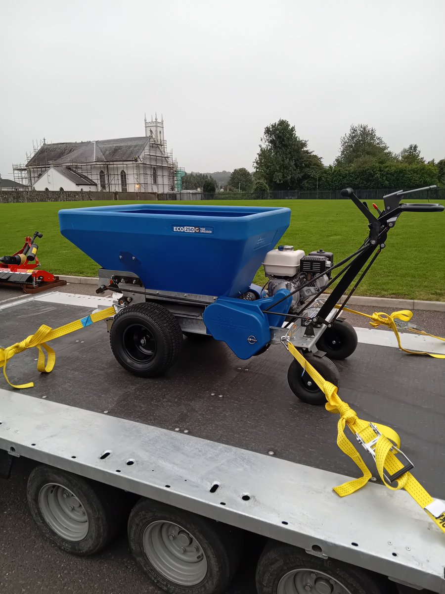 GeaneyL's tweet photo. Congratulations to Dave from Waterford Landscapes on the purchase of his new Ecolawn 250 Top Dresser.
A fantastic machine that makes topdressing faster, easier and more consistent. We wish Dave every success with it and thank him for choosing Geaney O’Neill
#Ecolawn #TopDressing https://t.co/OPcKKgytx1