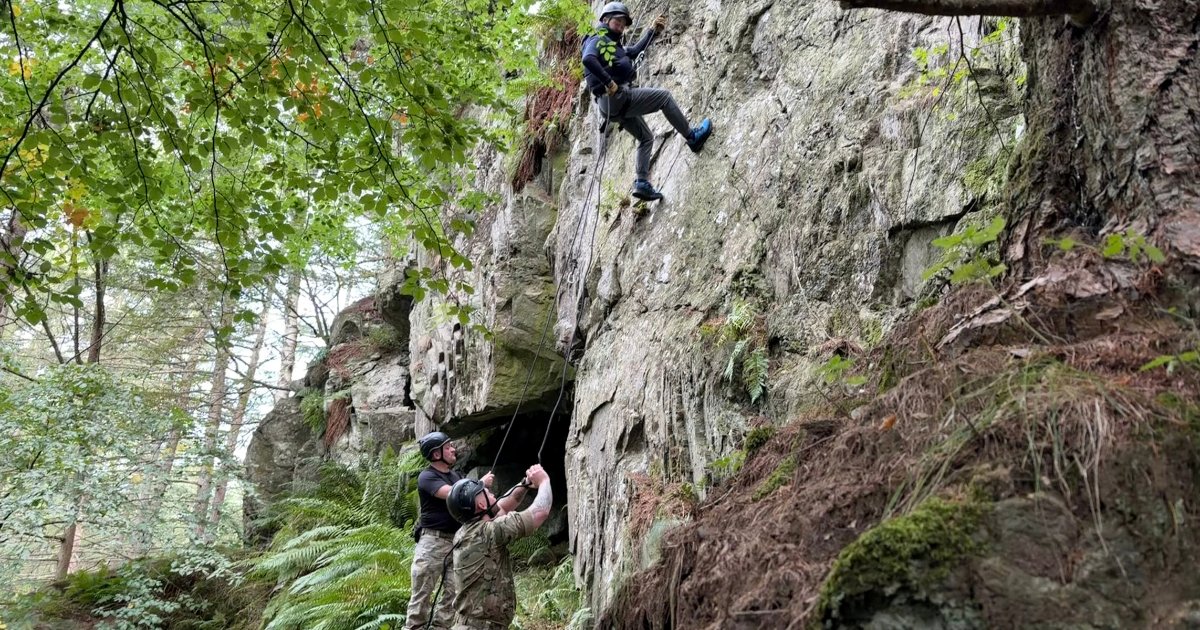 hrfca's tweet photo. Employers joined @RMRScotland during the third consecutive annual Exercise Wet Kipper in Dunkeld: https://t.co/aGdeviafWq! The evening reception also presented the opportunity for Seablade CIC to receive its #ArmedForcesCovenant certificate. 👏🧗💪 https://t.co/rT8CTye1Rq