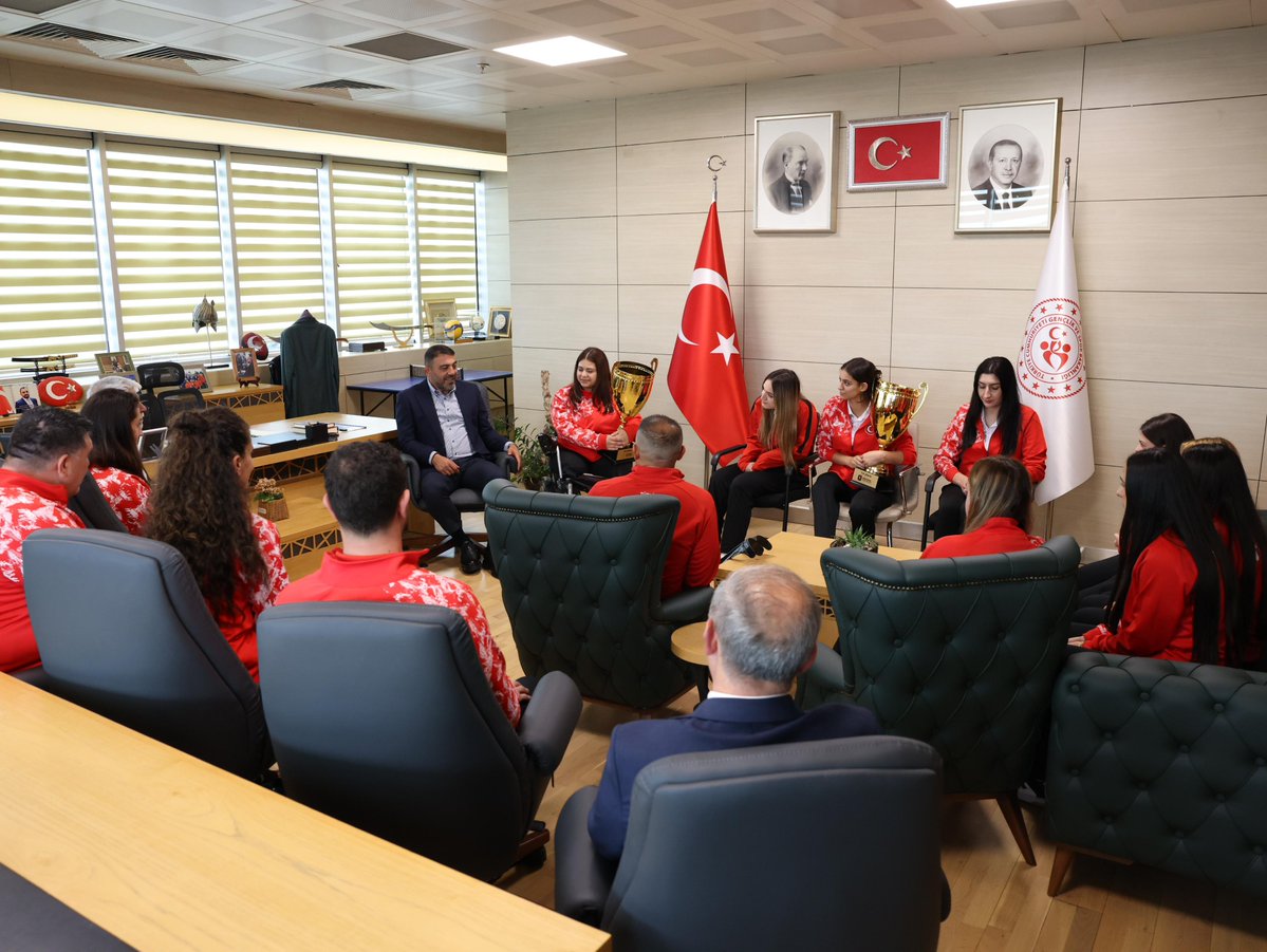 hamzayerlikaya's tweet photo. Çekya’nın Brno kentinde düzenlenen 2026 European Championship - B Women ve Silver Nations League Women organizasyonlarında şampiyon olarak ülkemize çifte altın madalya kazandıran Oturarak Voleybol Kadın A Millî Takımımızı, sporcularımız ve teknik heyetimizle birlikte bakanlığımızda ağırladık.