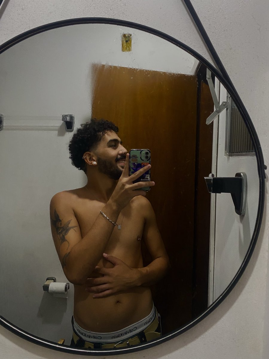 brenddy9's tweet photo. Finalmente essa #trend estou incluído hahah https://t.co/EhxyFob7oX