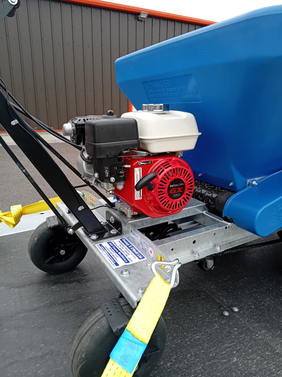 GeaneyL's tweet photo. Congratulations to Dave from Waterford Landscapes on the purchase of his new Ecolawn 250 Top Dresser.
A fantastic machine that makes topdressing faster, easier and more consistent. We wish Dave every success with it and thank him for choosing Geaney O’Neill
#Ecolawn #TopDressing https://t.co/OPcKKgytx1