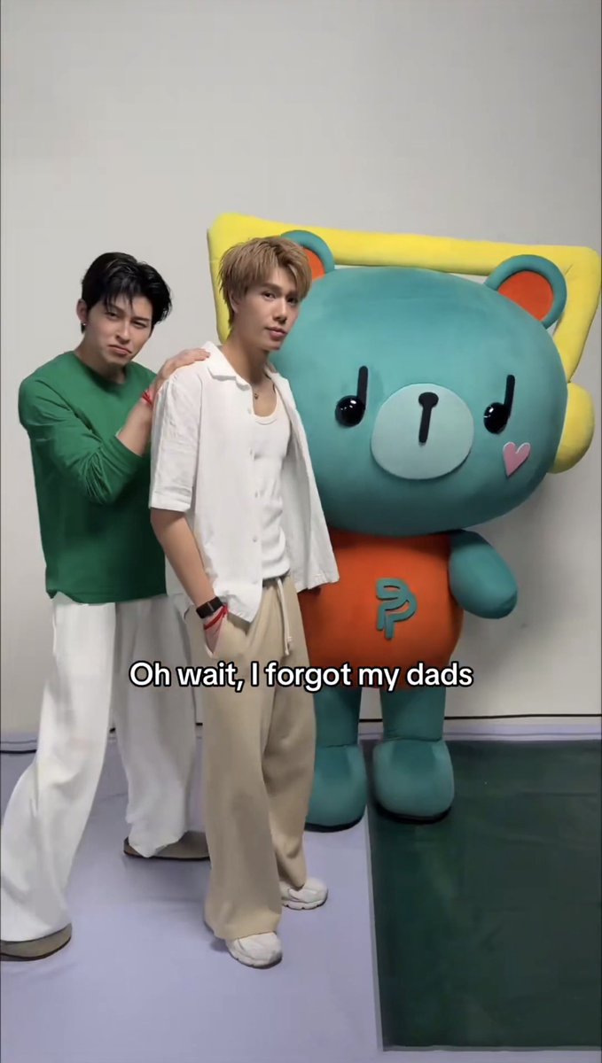 _ppspace's tweet photo. permpoon.gmmtv
 oh.. my handsome dads✨
/น่ารักกกก หมีเข่วกลับมาละเจอท่านกะพ่อพ่อเลยน้าาาา 🐻🐼🎧
.
#PERMPOON
#ปอนด์ภูวินทร์ #ppnaravit @ppnaravit #phuwintang @phuwintang https://t.co/mCHrVkVBj6