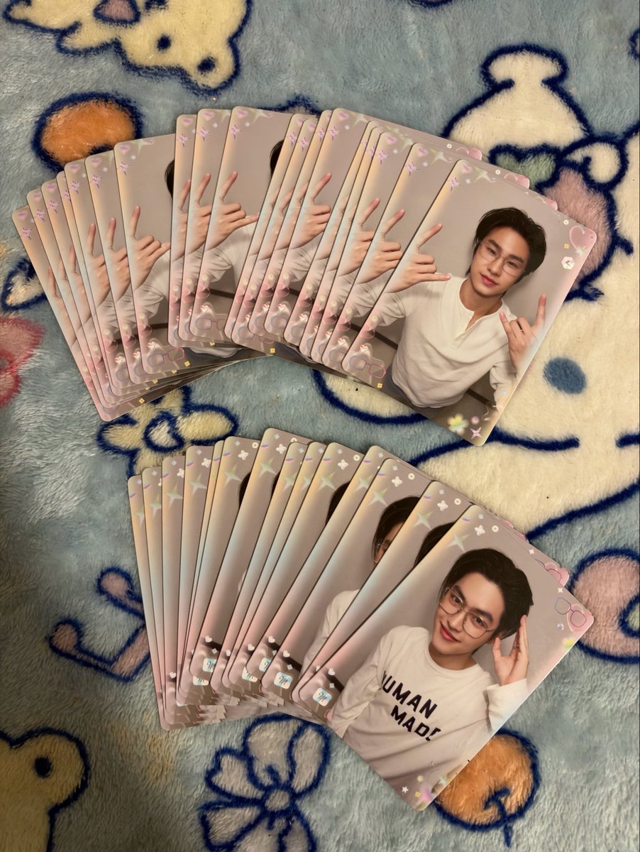 saroli_ps's tweet photo. สุ่มแจกการ์ดชูคมิคอย่างละ5ใบค่ะมารับลูกๆหลานๆไปเลี้ยงนะคะแค่รีกับกดใจพรุ่งนี้ประกาศผล #GoodBoySeries #lukemick https://t.co/fYgeBCWtsj