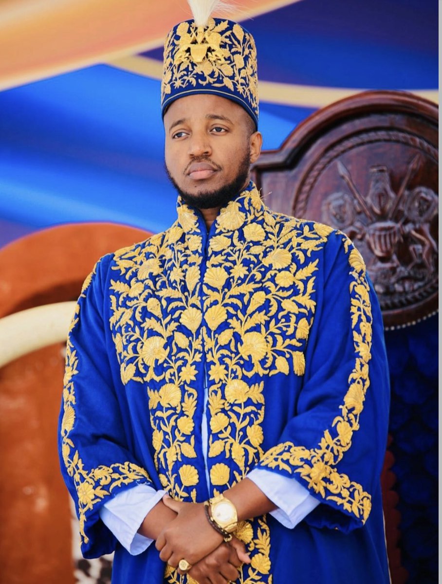 ruz_hoff's tweet photo. Ach King Oyo, why did you have to leave so soon. Yesterday I saw posts saying that it’s already one month since you went to be with the lord( and I was shocked because it still feels like yesterday. Today is unbearable, excruciatingly painful. https://t.co/8fq5SUTsJj