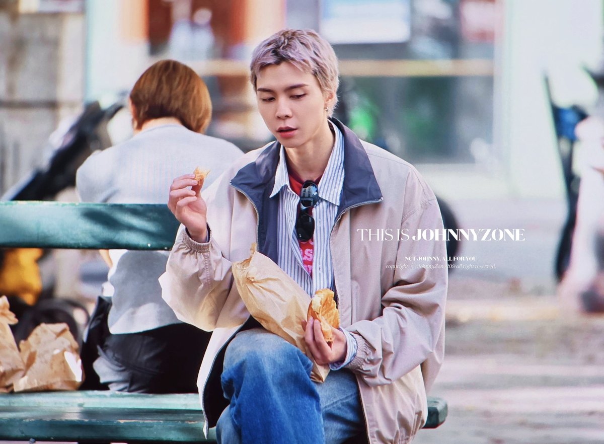 JohnnyZone209's tweet photo. JOHNNY IN PARIS 🇫🇷🥐

#AcneStudiosXJohnnySuh
#AcneStudios @acnestudios

#NCT #NCT127 #JOHNNY #쟈니 #ジャニー #서영호 #JOHNNYSUH #영호 https://t.co/GHwOkke4Yd