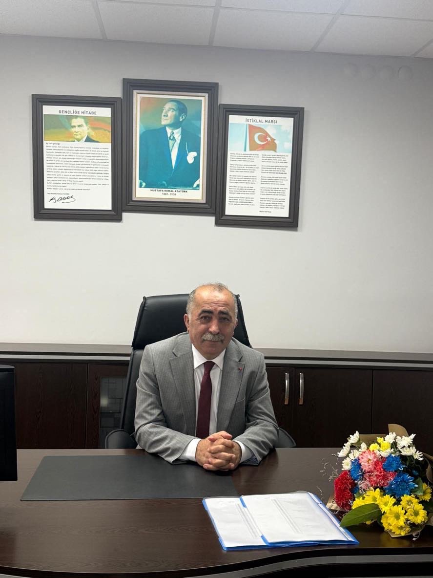 atisalanioo's tweet photo. 📌🤝 Birlikte daha güçlü, birlikte Atışalanı Ortaokulu.
#AtışalanıOrtaokulu #GörevDevirTeslimi #Eğitim #OkulYönetimi #Esenler *Okulumuzda Görev Devir Teslimi*
Atışalanı Ortaokulu Müdürlüğü görevine başlayan *Sayın Şahin Vural* ile görev devir teslimi gerçekleştirildi. https://t.co/jmuNVpl2or