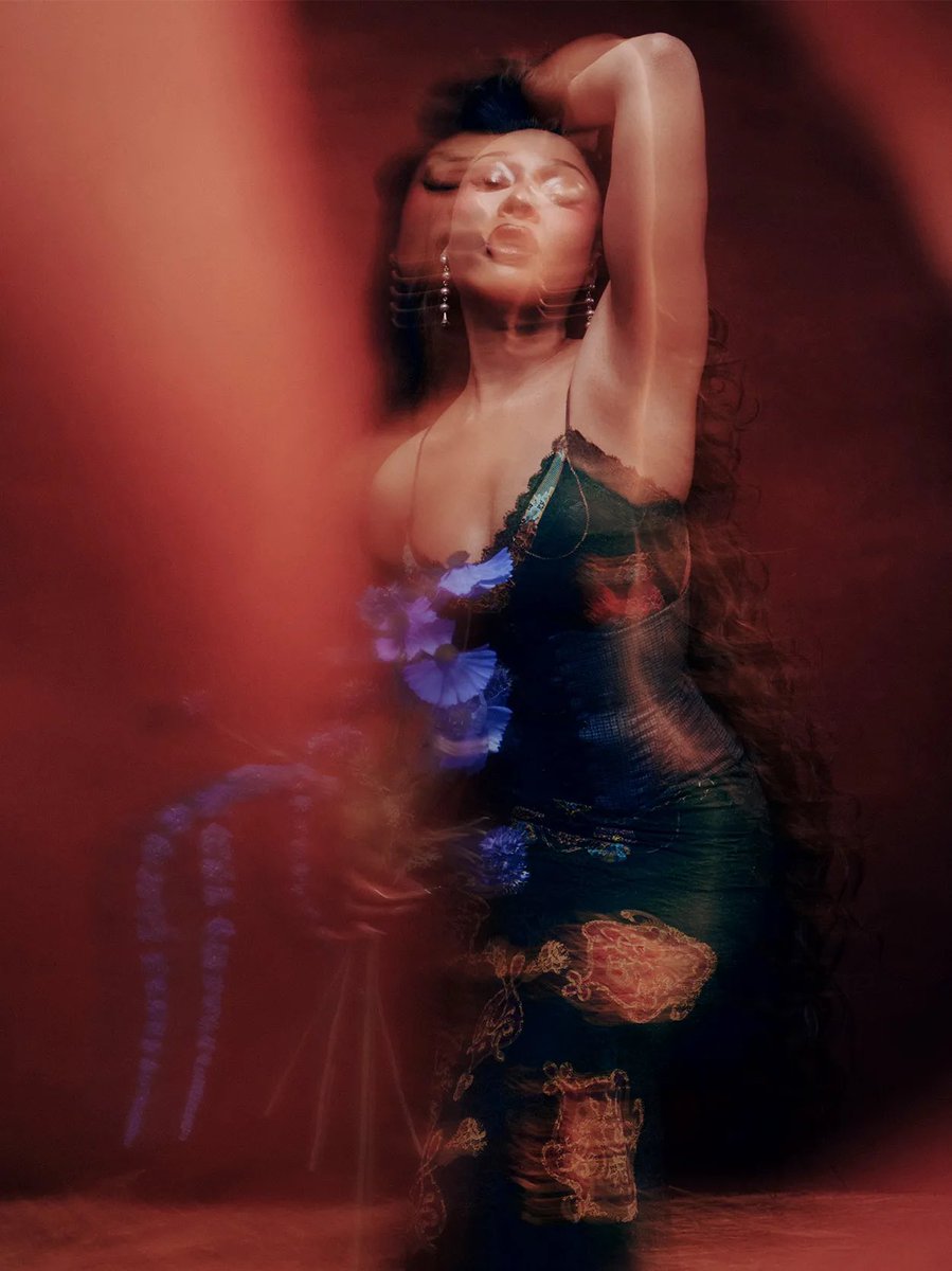 sadhotgirI's tweet photo. stunning gorgeous perfect https://t.co/DWxlSKiINx