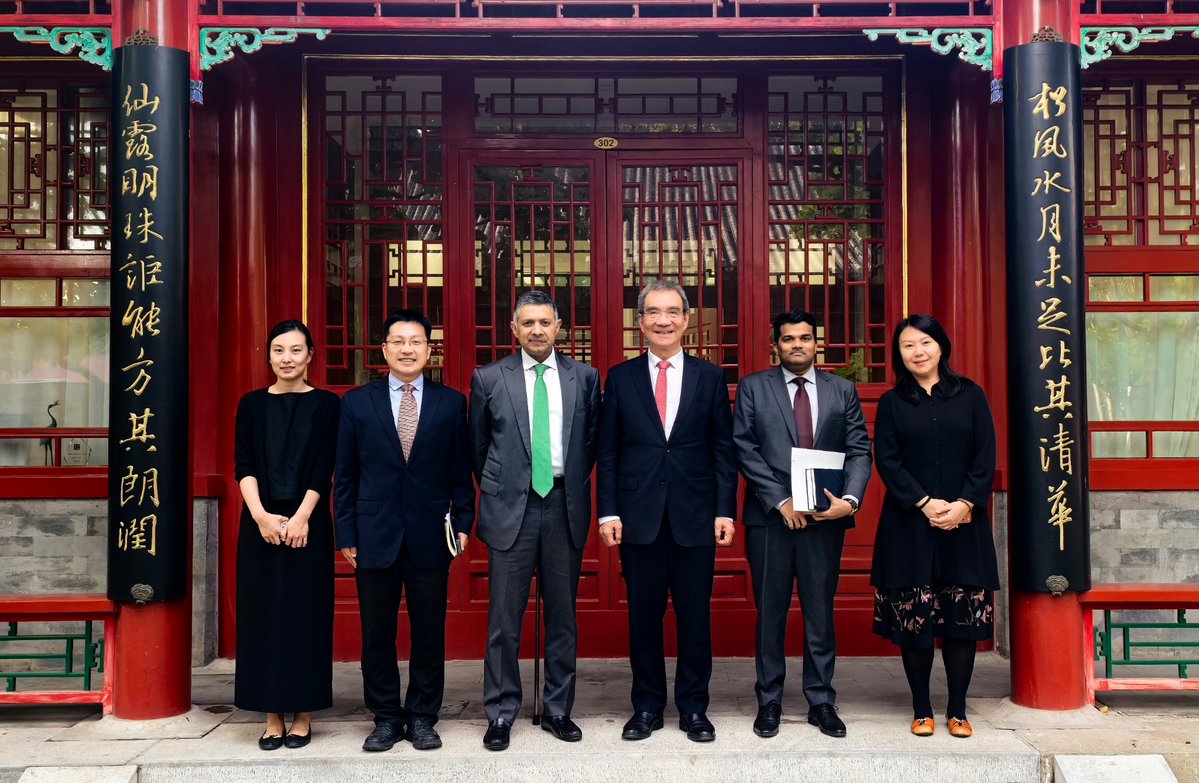EOIBeijing's tweet photo. Ambassador @VDoraiswami  met Prof. Justin Yifu Lin, leading economist at Peking University and former Chief Economist of the World Bank. Prof Lin spoke of his proposition of New Structural Economics, initiating a wide-ranging discussion on China’s economic outlook and prospects for India–China economic cooperation.

The exchange covered productivity-led growth, technological transformation, industrial policy, advanced manufacturing and emerging industries. Both sides also exchanged views on how economic and academic engagement can contribute to broader bilateral understanding.