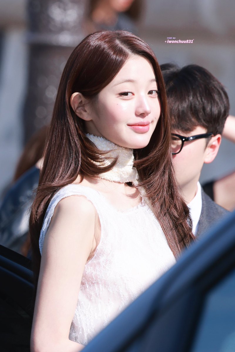 iwonchuu831's tweet photo. 260929 Paris Fashion Week

Paris Princess!! Dior Princess!! 

#아이브 #IVE #장원영 #JANGWONYOUNG #원영 #WONYOUNG #ウォニョン https://t.co/y4Qef4NwPj