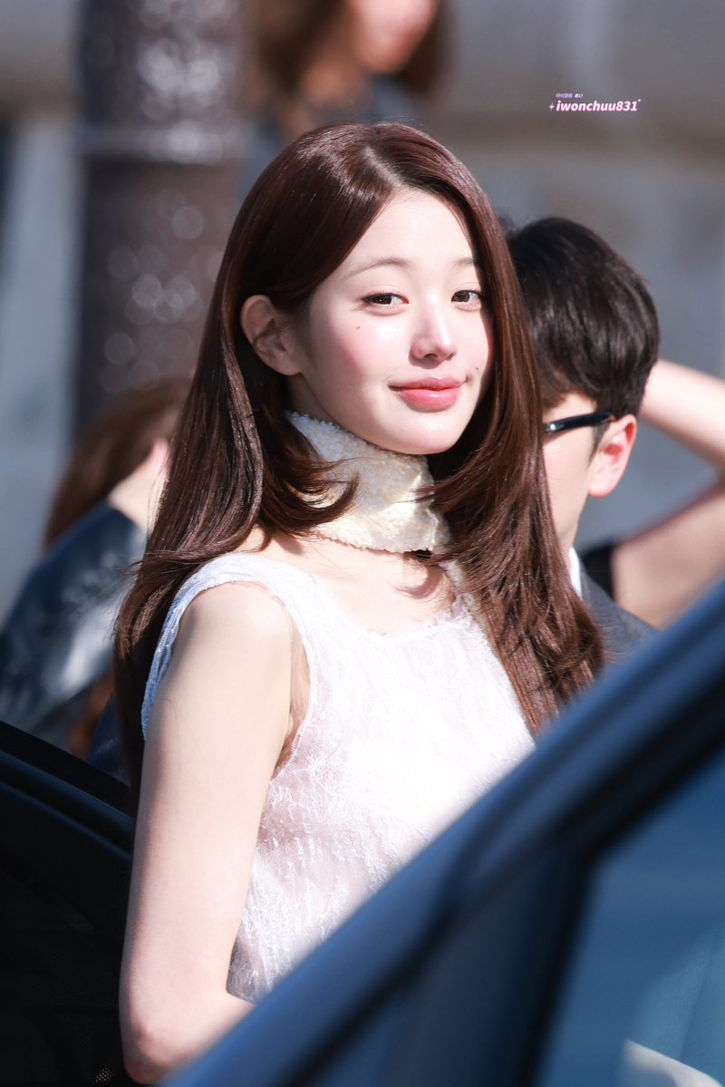 iwonchuu831's tweet photo. 260929 Paris Fashion Week

Paris Princess!! Dior Princess!! 

#아이브 #IVE #장원영 #JANGWONYOUNG #원영 #WONYOUNG #ウォニョン https://t.co/y4Qef4NwPj