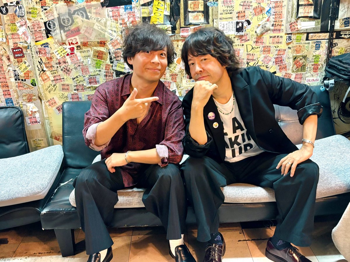 sho_wada's tweet photo. 新宿ロフト50周年、中田裕二くんとの2マン、楽しく無事に終わりましたー！！来てくれた皆様ありがとうございました🙏いい空間だったね！感想お寄せ下さいねー！😉 https://t.co/VWJxNHn5Ag