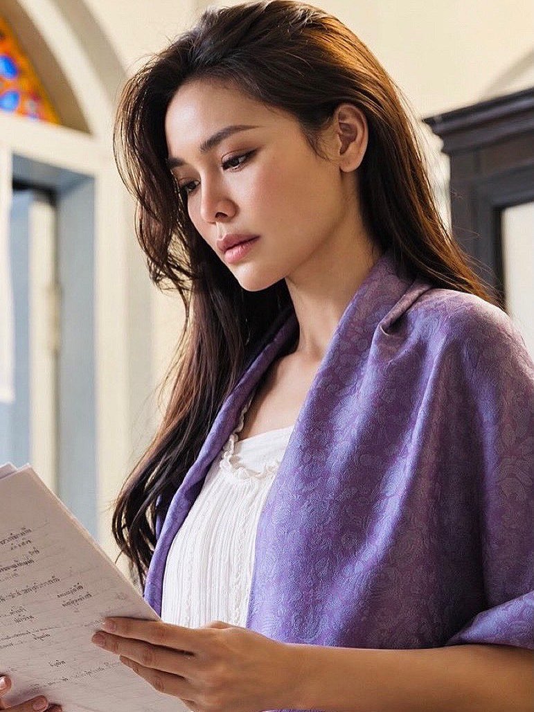 engfadom's tweet photo. 📸 [Story IG : fa_engfa8] 

ไม่มีอะไรง่าย เป็นอีกหนึ่งผลงานที่ตั้งใจมากๆ อยากให้ทุก คนได้ดูในพาร์ท นักแสดงนำหญิง กับซีรีส์ สำรับฆาตกร (Murder in The Kitchen)
EP แรก มาแล้ววันนี้ ทาง True Vision Now (1 ทุ่ม ทุกวันอังคาร #MurderInTheKitchen 

// พี่ฟ้าเต็มที่มากๆ ใครที่รอดูการแสดงพี่ฟ้าบอกเลยว่าเรื่องนี้ดราม่าจัดเต็มมาก เชื่อมั่นในศักยภาพการแสดงของพี่ฟ้าเสมอค่ะ ☺️🤍

#MDRInTheKitchenEP1 
#อิงฟ้ามหาชน #EngfaWaraha @EWaraha