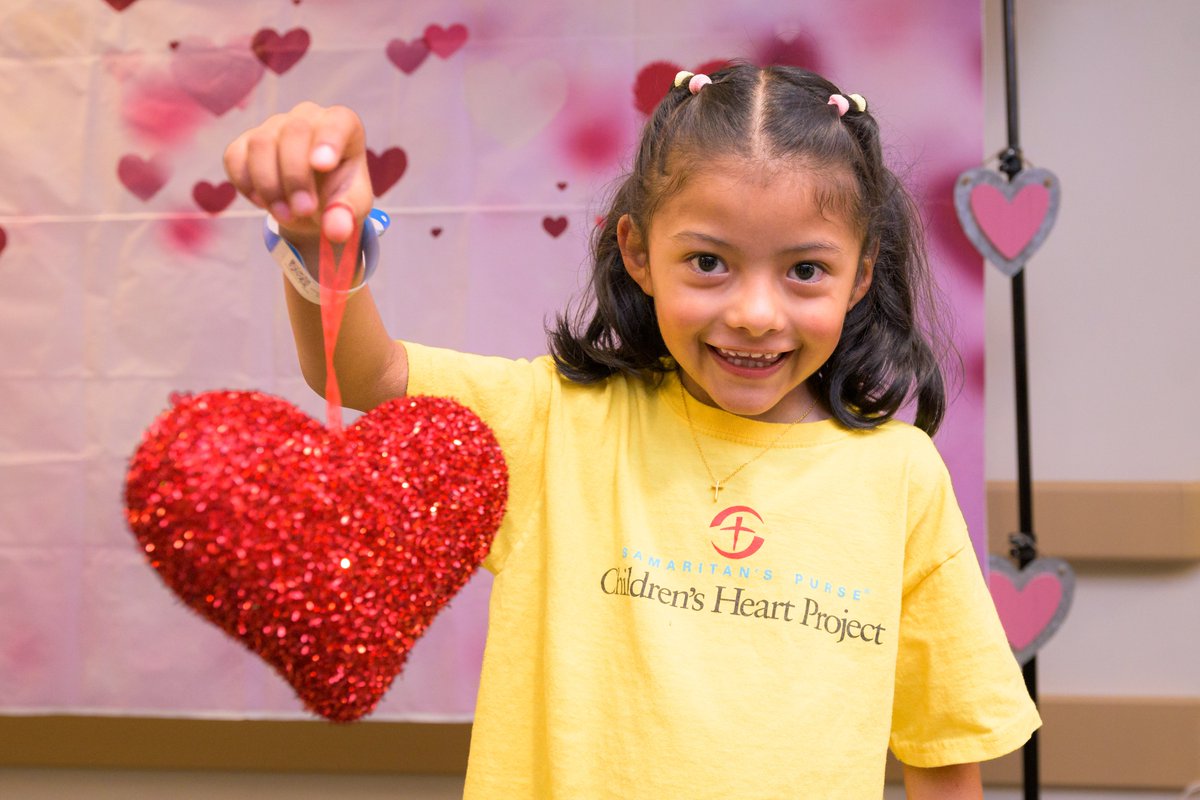 Franklin_Graham's tweet photo. Happy #WorldHeartDay! We thank God for the opportunity @SamaritansPurse has to arrange surgeries for children with congenital heart issues who would not otherwise have access to this life-saving care. We’ve helped over 1,600 boys and girls from a dozen countries in the nearly 30 years of Children’s Heart Project! Thank you for praying for these children and their families.