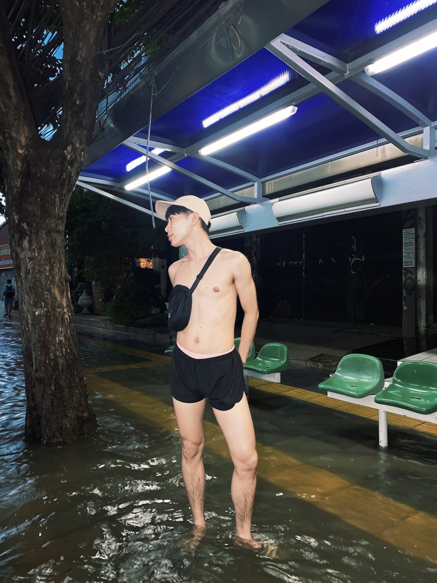 Jxy_jayks's tweet photo. น้ำล้นหมดแล้ว💦 #ลาดพร้าว https://t.co/PDoDfGjB88